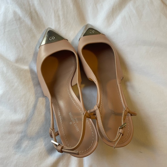 Louis Vuitton Calfskin Urban Twist Slingback Pumps - Picture 4 of 9